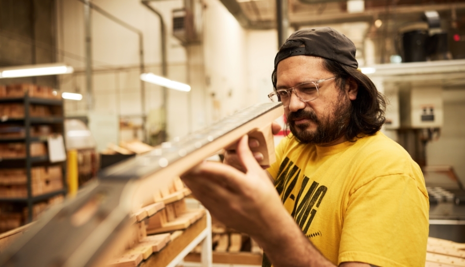 taylor-features-necks-consistency