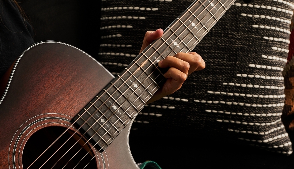 taylor-features-necks-less-hand-fatigue-50-50